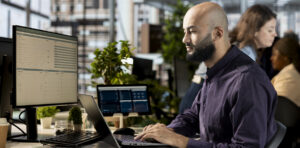 Gestão de TI sobrecarregada: como os serviços gerenciados aumentam a eficiência