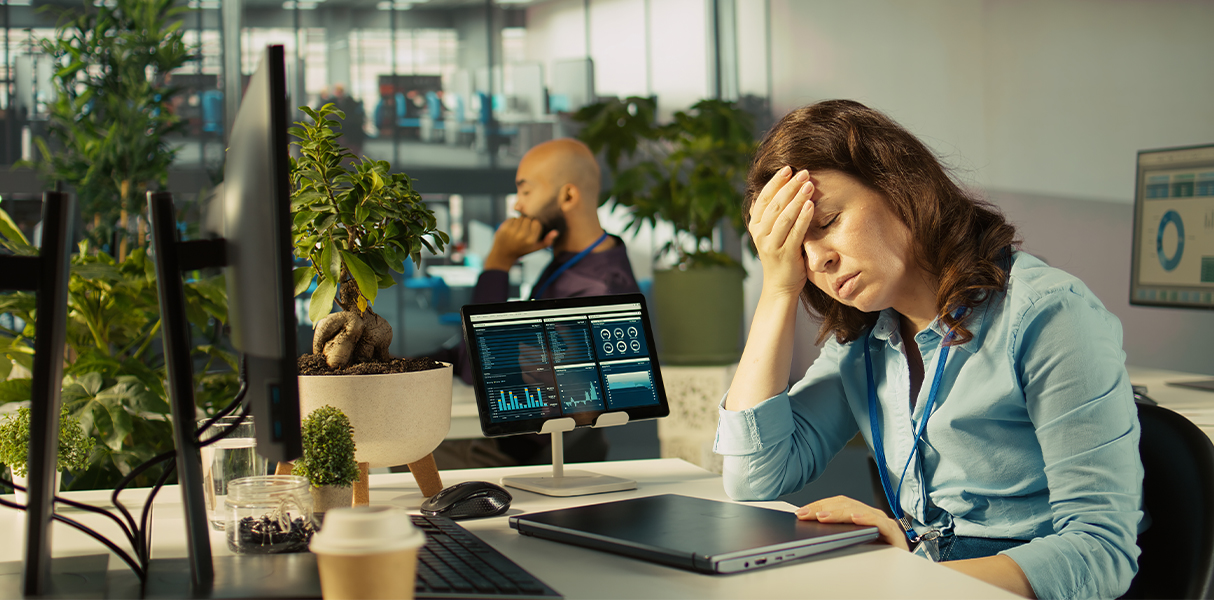 Gestão de TI sobrecarregada: como os serviços gerenciados aumentam a eficiência