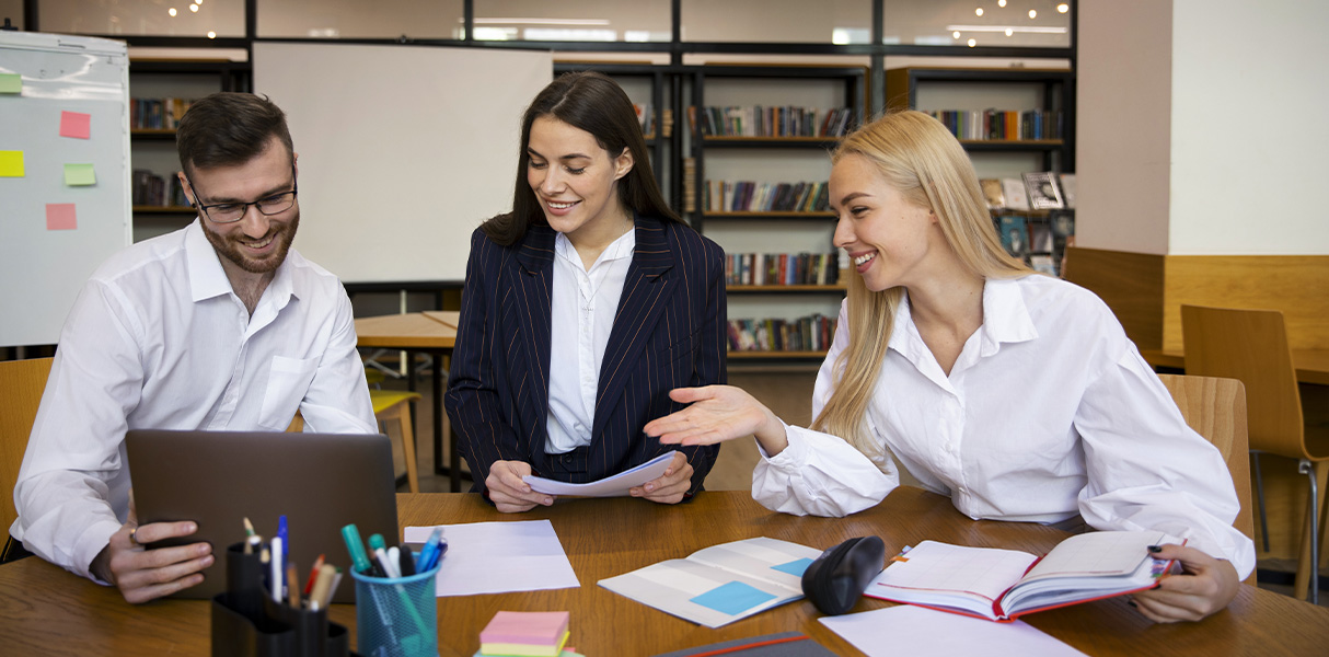 Microsoft Viva ou LinkedIn Learning: qual é a melhor solução para engajar e desenvolver equipes?